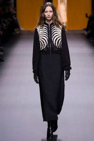 Look 29